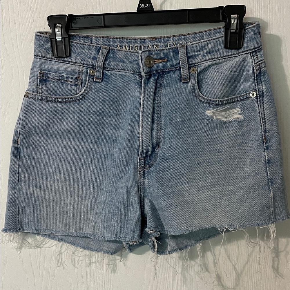 American Eagle Mom Jean High Rise Light Wash Denim Fringe Shorts Size 4
